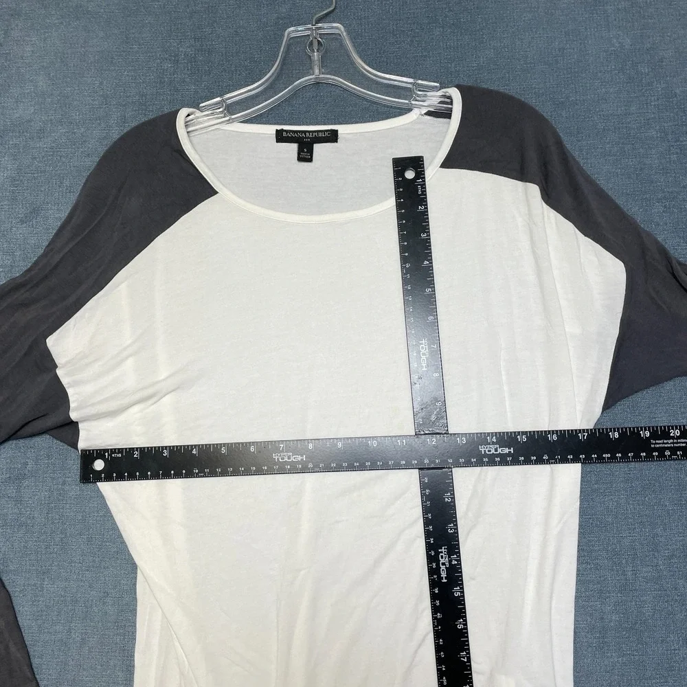 Banana Republic Shirt Mens Small White Black Raglan Sleeve Round Neck Casual